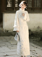Load image into Gallery viewer, YMEIREN Off White Qipao 丨 鸢美人【RF-X160】