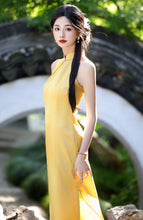 Load image into Gallery viewer, Sexy and elegant stand-up collar Cheongsam Yellow Qipao 丨 性感秀气【YG2628】