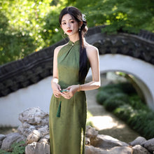 Load image into Gallery viewer, Zhulvcongcong Cheongsam Green Qipao 丨 竹绿葱葱【YG2628】