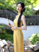 Load image into Gallery viewer, Sexy and elegant stand-up collar Cheongsam Yellow Qipao 丨 性感秀气【YG2628】