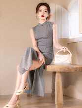 Load image into Gallery viewer, Elegant And Pure Silver Grey Qipao 丨 高雅素净【YG2511】