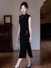 Load image into Gallery viewer, New Chinese Style Qipao Dress - Black Sleeveless Cheongsam 丨 Flowers on the Rainbow【YG2735】