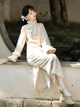 Load image into Gallery viewer, YMEIREN Off White Qipao 丨 鸢美人【RF-X160】

