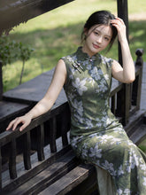 Load image into Gallery viewer, Sexy and fashionable qipao dress - green floral print cheongsam | RainbowFlowers【YG2898】
