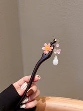 Load image into Gallery viewer, Flower Butterfly  |  Sandalwood Dragon Hairpin （花朵蝴蝶）FX0558
