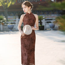 Load image into Gallery viewer, Qingshehuafu Cheongsam brown Qipao 丨 轻奢华幅【YG2321】

