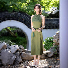 Load image into Gallery viewer, Zhulvcongcong Cheongsam Green Qipao 丨 竹绿葱葱【YG2628】
